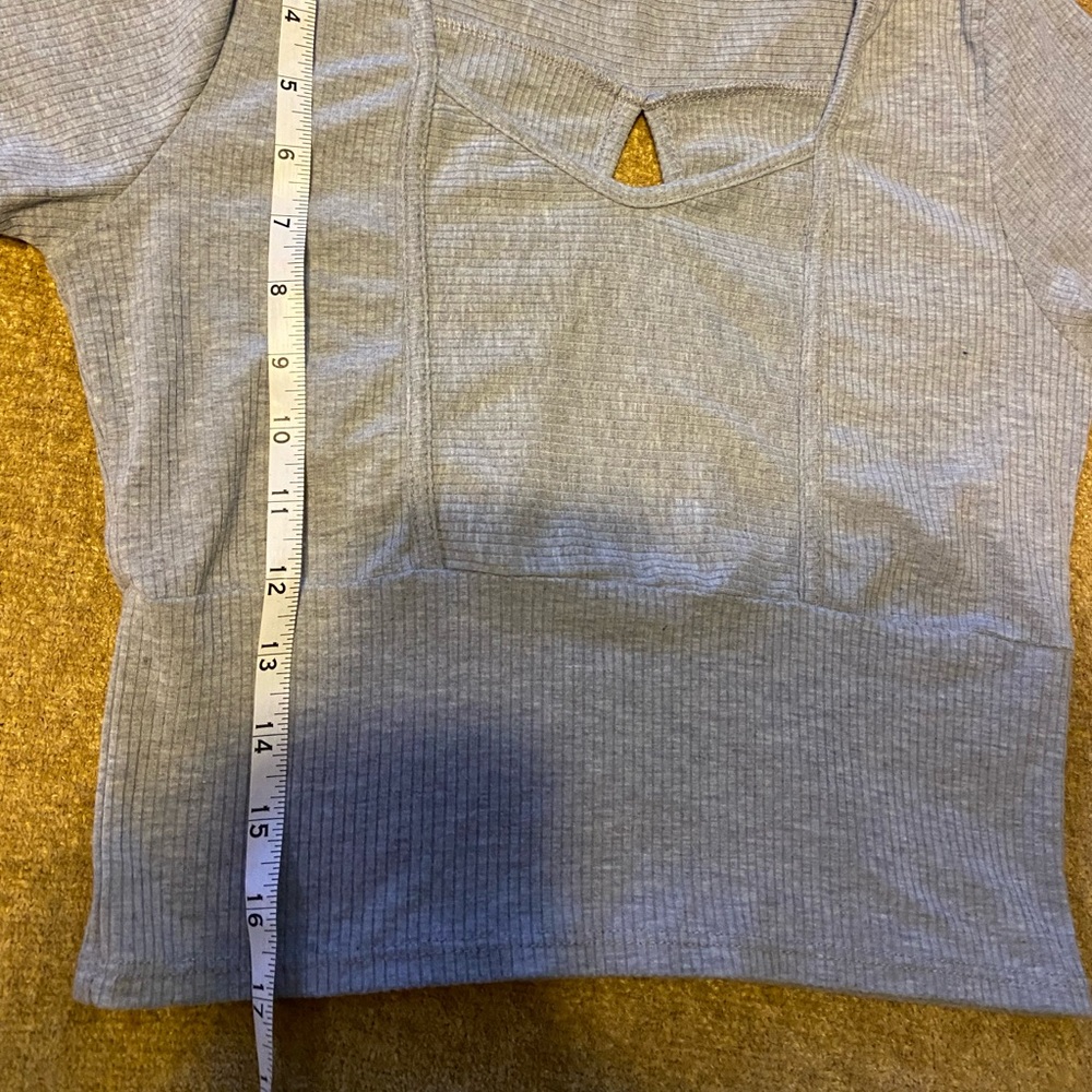 Grey Ribbed Short Sleeve Crop Top - Picture 3 of 4